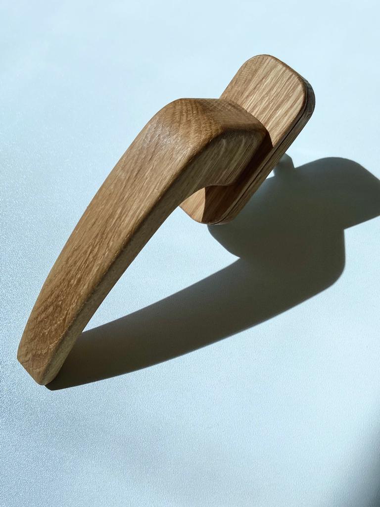 Ручка деревянная натуральный дуб неокрашенная штифт 35 мм фиксация под 90град.