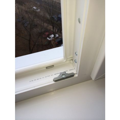 Фото Уплотнитель заглушка для пластиковых окон для паза под штапик, универсальный, белый Уплотнитель для окон 3